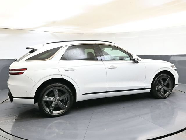 Used 2024 Genesis GV70 3.5T Sport w/ Sport Advanced Package AWD/4WD image 6
