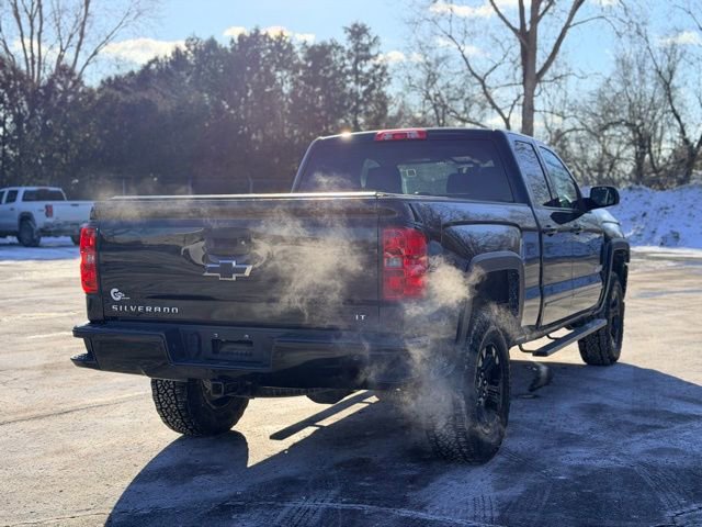 Used 2017 Chevrolet Silverado 1500 LT w/ Midnight Edition image 4