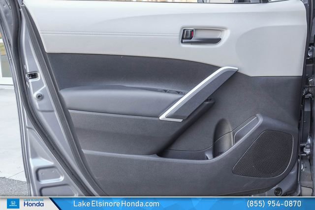 Used 2025 Toyota Corolla Cross L image 13