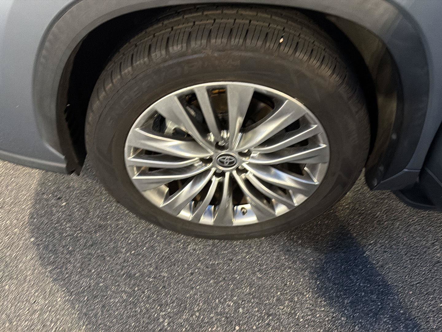 Used 2023 Toyota Highlander Platinum FWD image 39