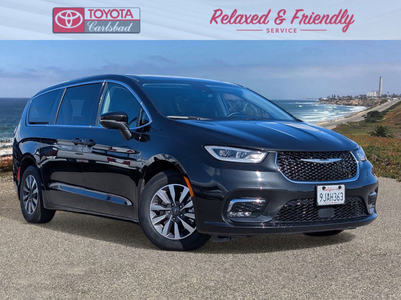 Used 2023 Chrysler Pacifica Touring-L image 1