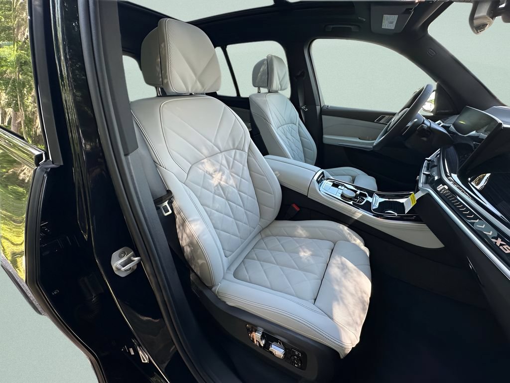 New 2026 BMW X5 xDrive40i w/ M Sport Package AWD/4WD image 22