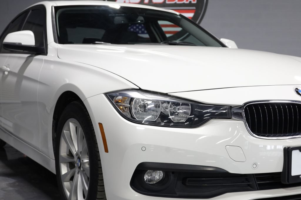 Used 2017 BMW 320i xDrive Sedan AWD/4WD image 35