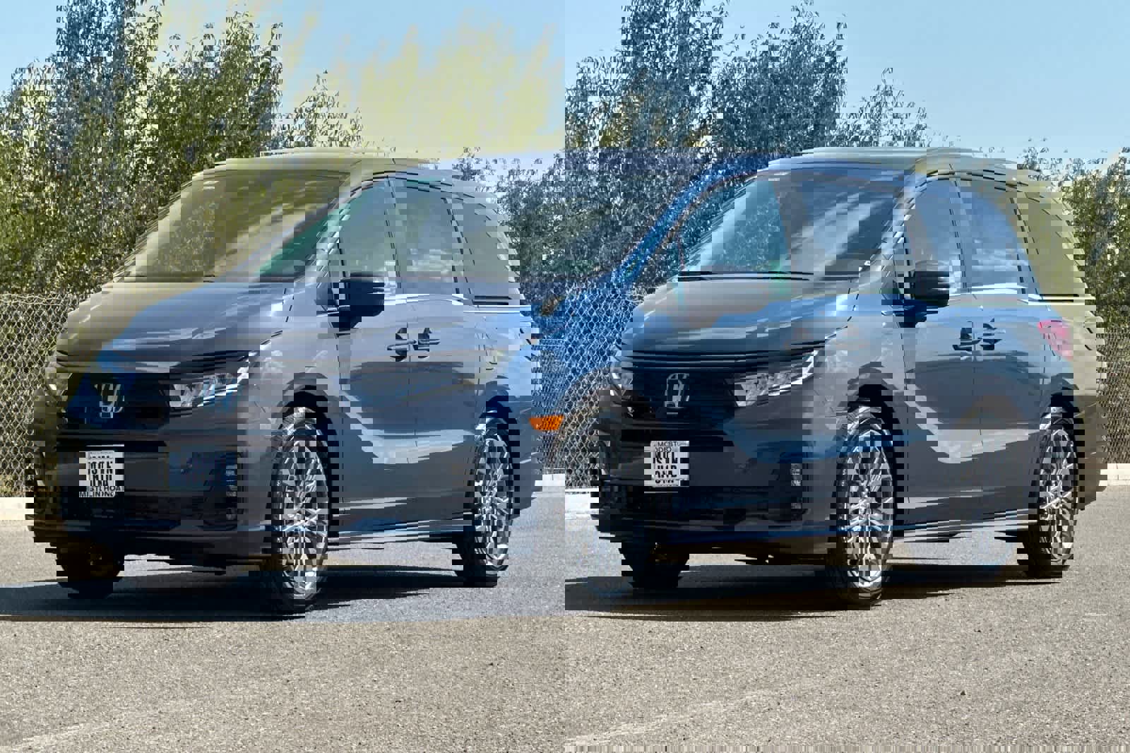 New 2026 Honda Odyssey Touring image 7