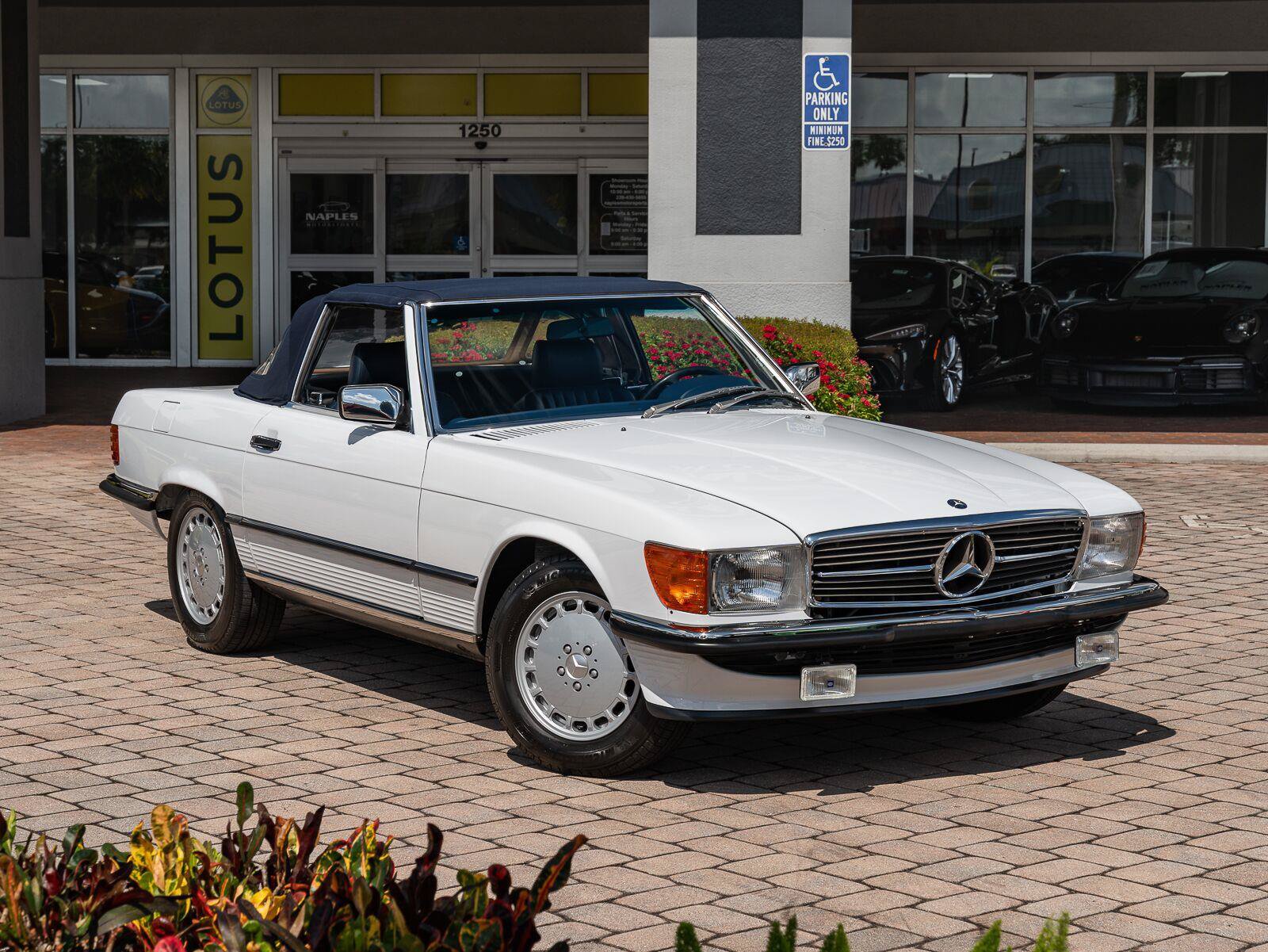 Used 1987 Mercedes-Benz 560 SL image 4