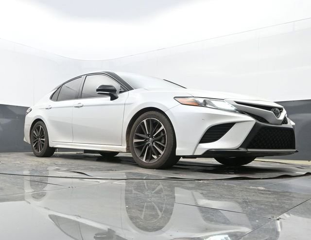 Used 2019 Toyota Camry XSE image 9