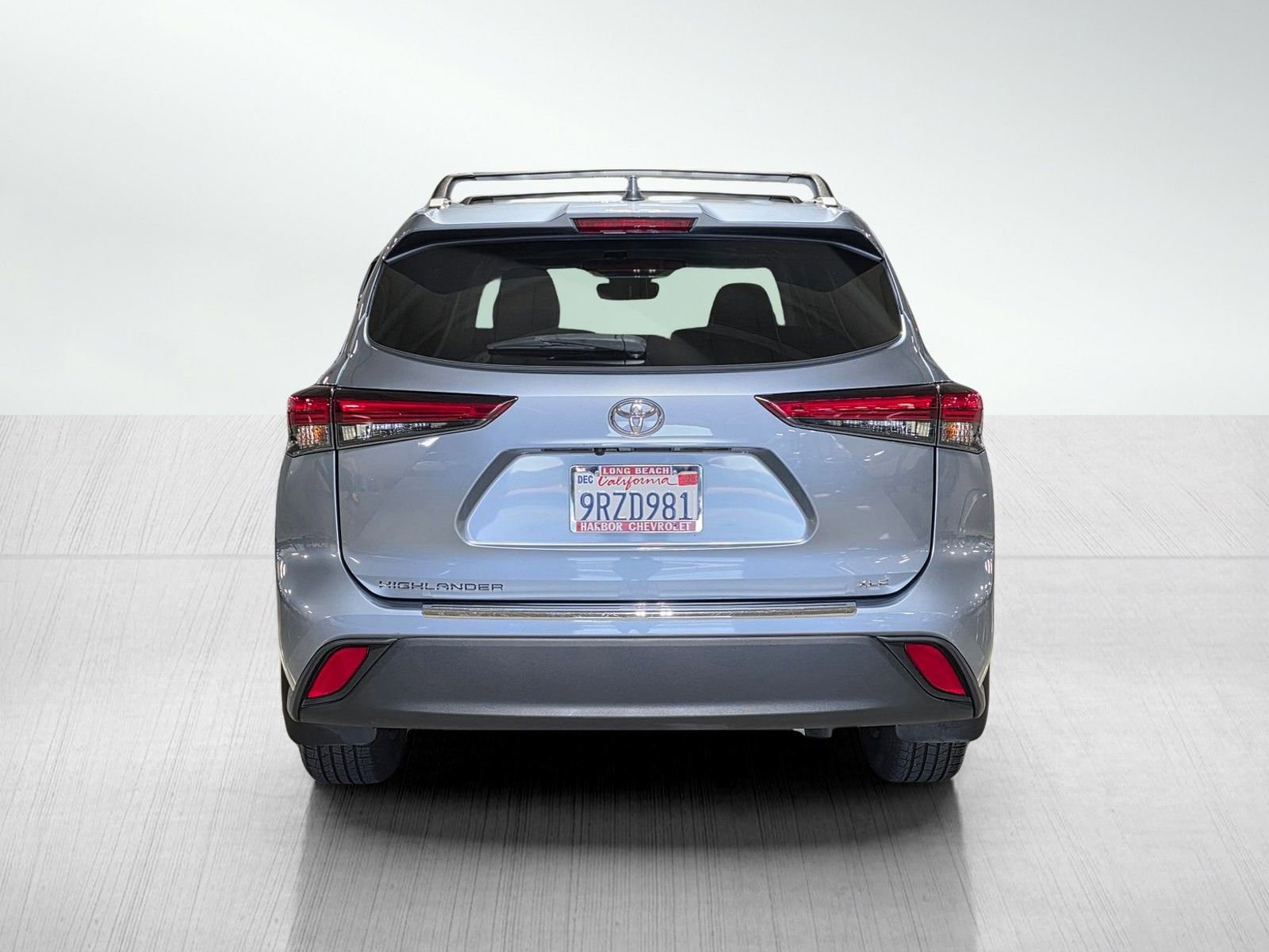 Used 2022 Toyota Highlander XLE FWD image 6
