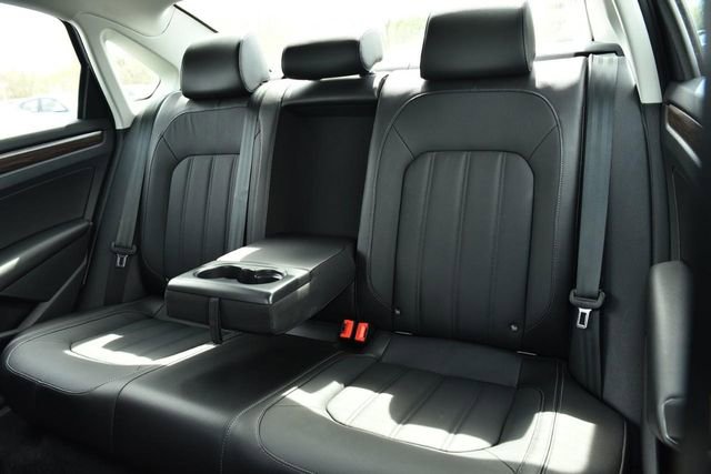 Certified 2022 Volkswagen Passat 2.0T image 24