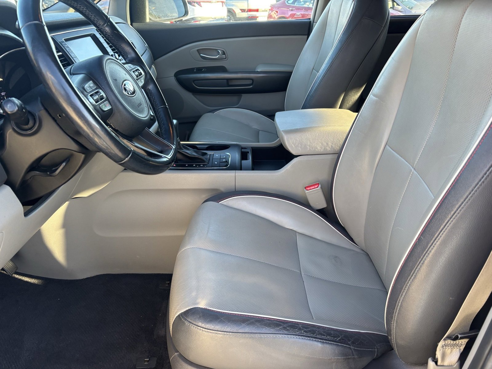 Used 2018 Kia Sedona LX w/ LX Essentials Premium Package image 13