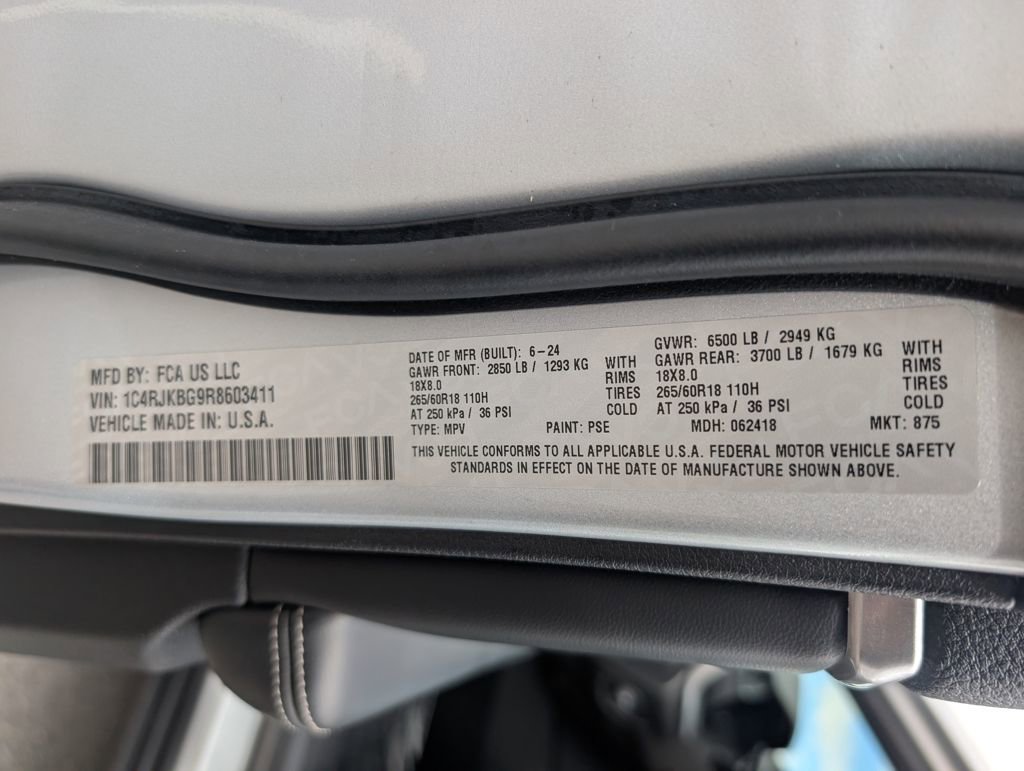 Used 2024 Jeep Grand Cherokee L Limited w/ Luxury Tech Group II image 23