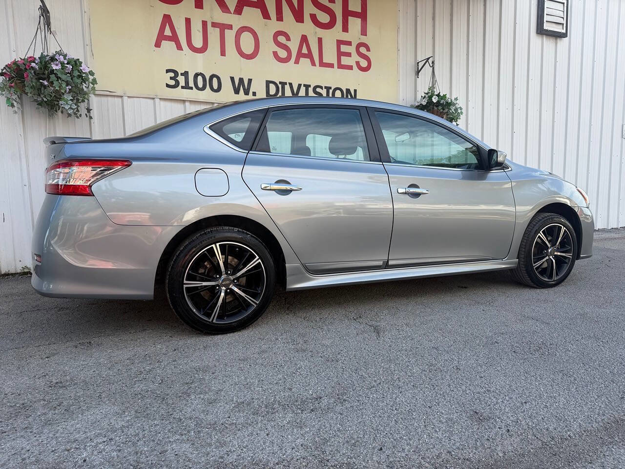Used 2014 Nissan Sentra SR w/ SR Driver Package FWD image 3