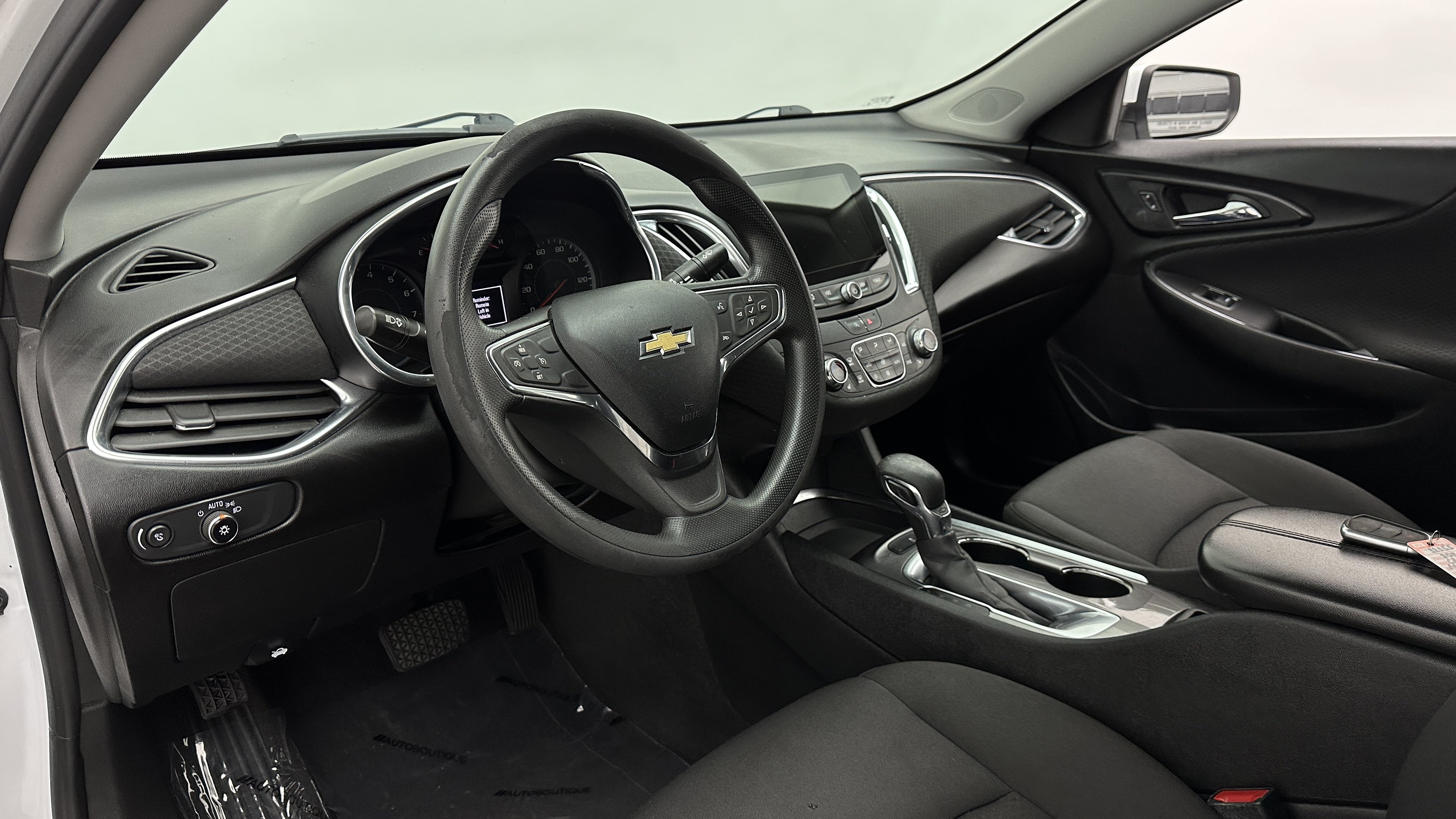 Used 2021 Chevrolet Malibu LT FWD image 12