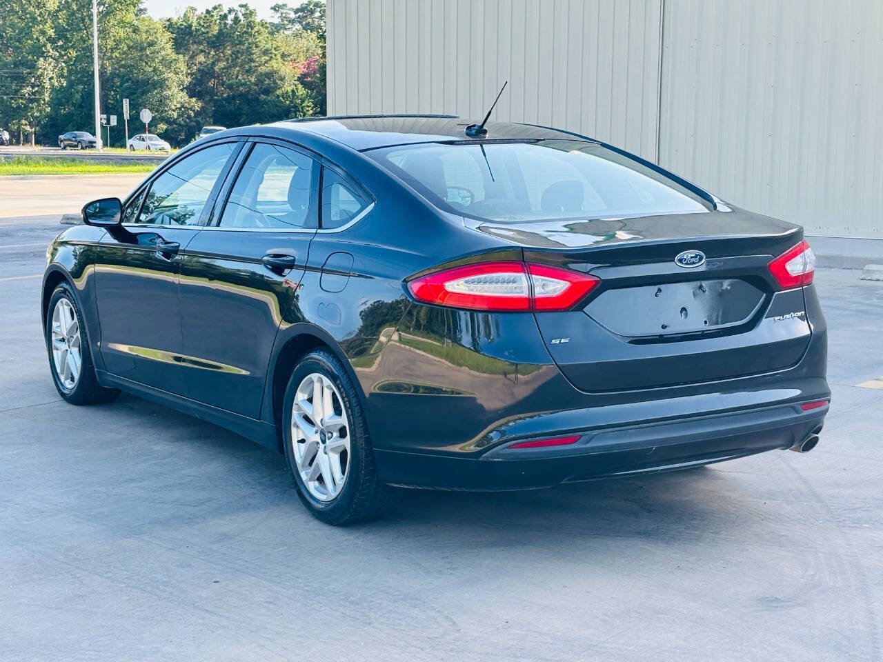 Used 2014 Ford Fusion SE image 4