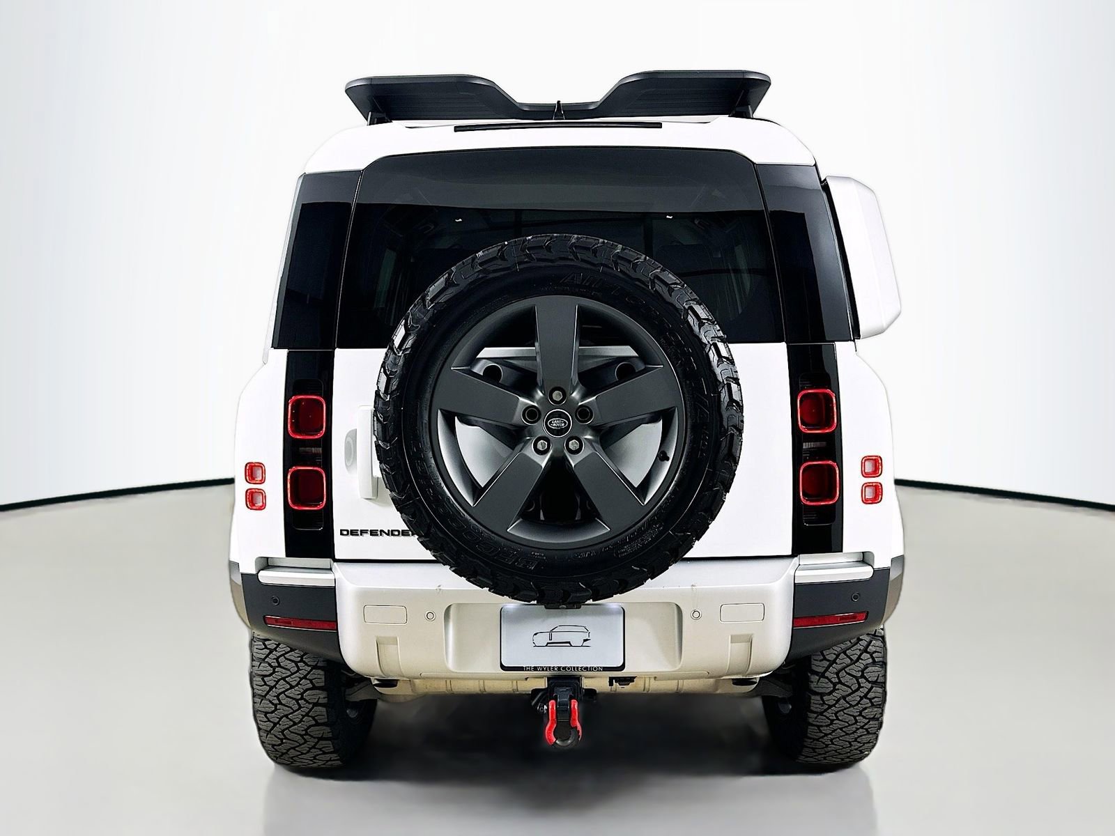 Used 2025 Land Rover Defender 110 S AWD/4WD image 6