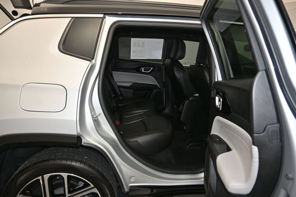 Used 2025 Jeep Compass Limited w/ Elite Group AWD/4WD image 27