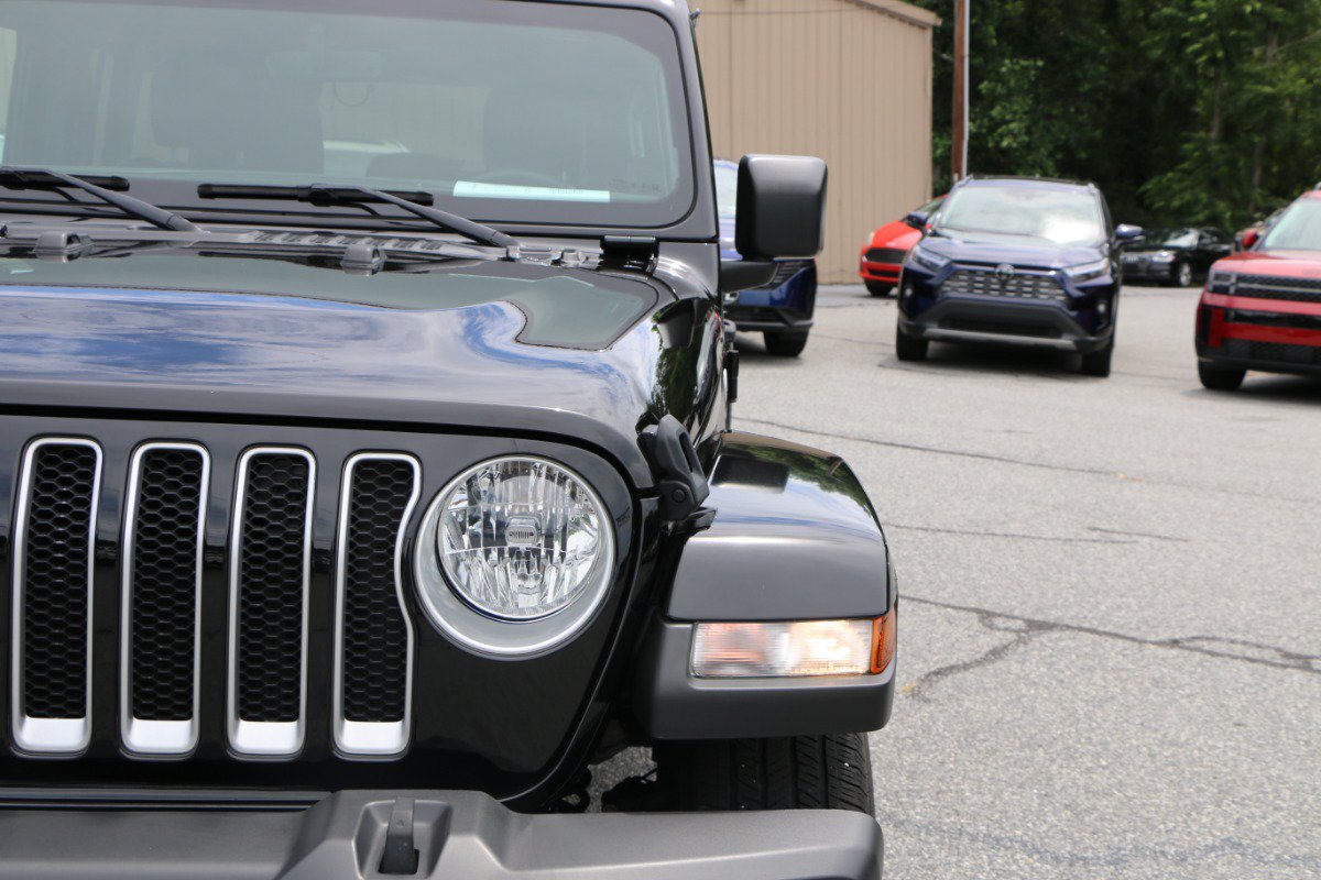 Used 2022 Jeep Wrangler Unlimited Sahara AWD/4WD image 11
