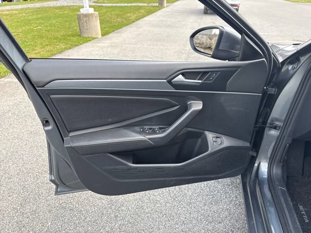 Used 2022 Volkswagen Jetta SE w/ Panoramic Sunroof Package image 19