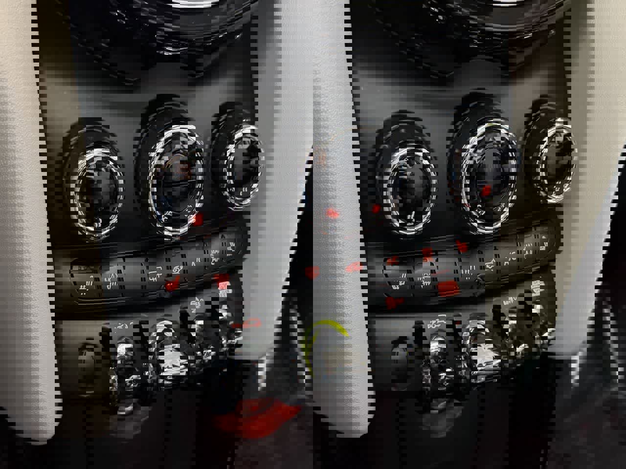 Used 2020 MINI Cooper SE w/ 6.5" Touchscreen Package image 21