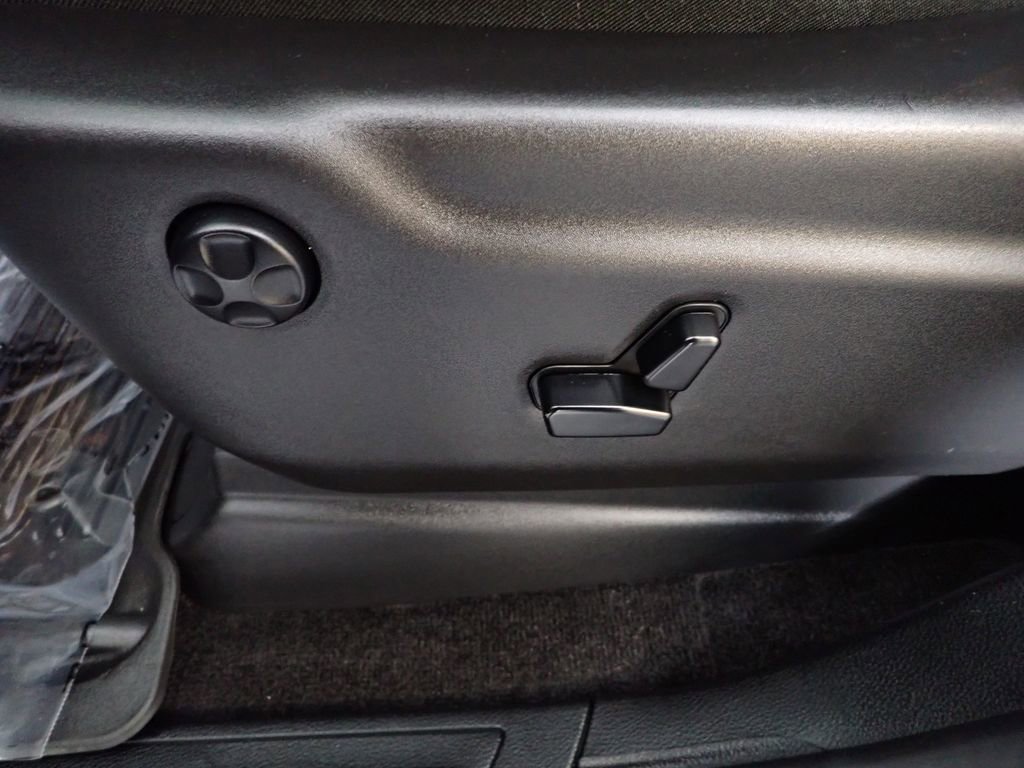 Used 2018 Jeep Grand Cherokee Altitude image 25