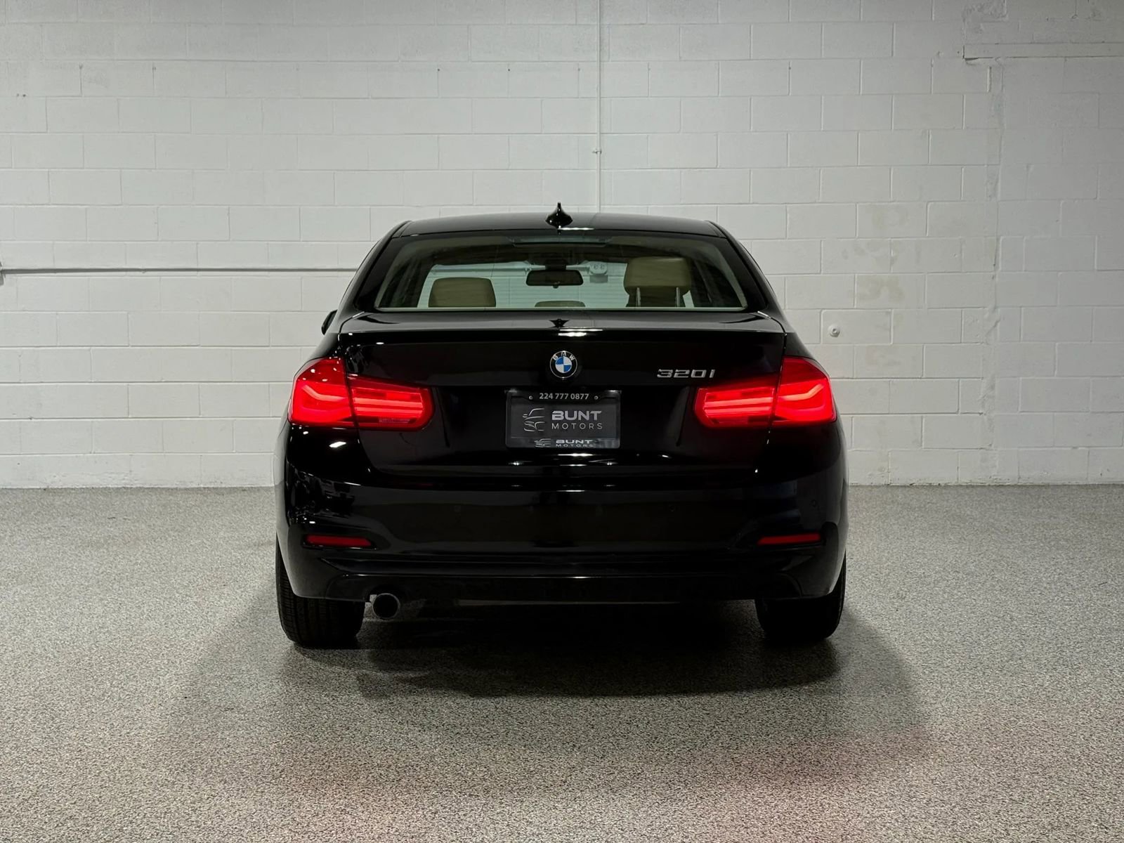 Used 2016 BMW 320i Sedan RWD image 7
