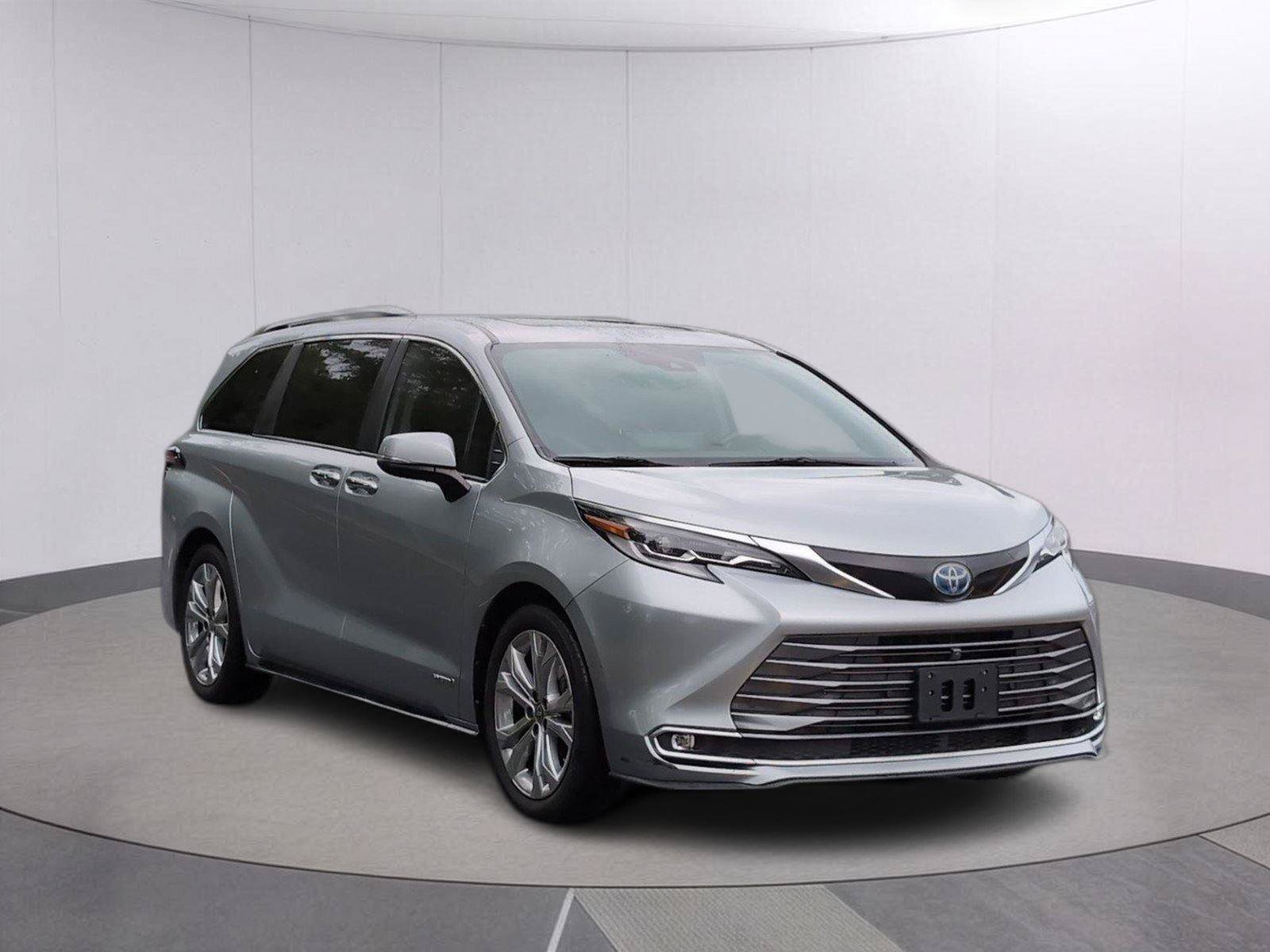 Used 2021 Toyota Sienna Platinum FWD image 9