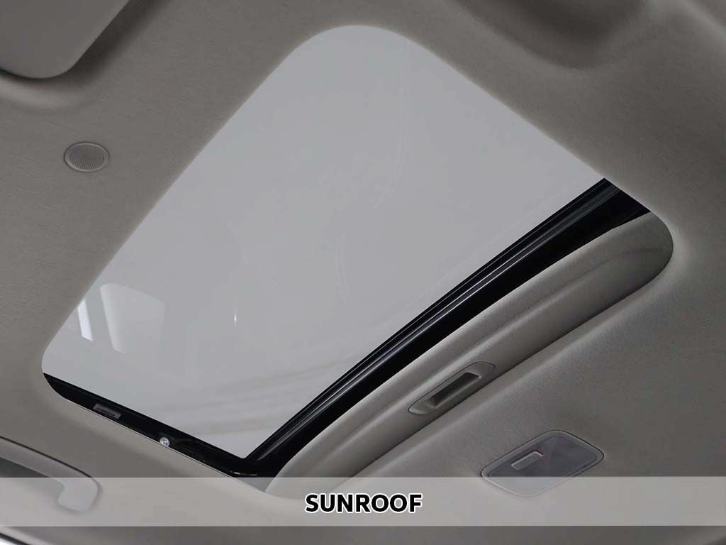 Certified 2024 Hyundai Venue SEL FWD image 3