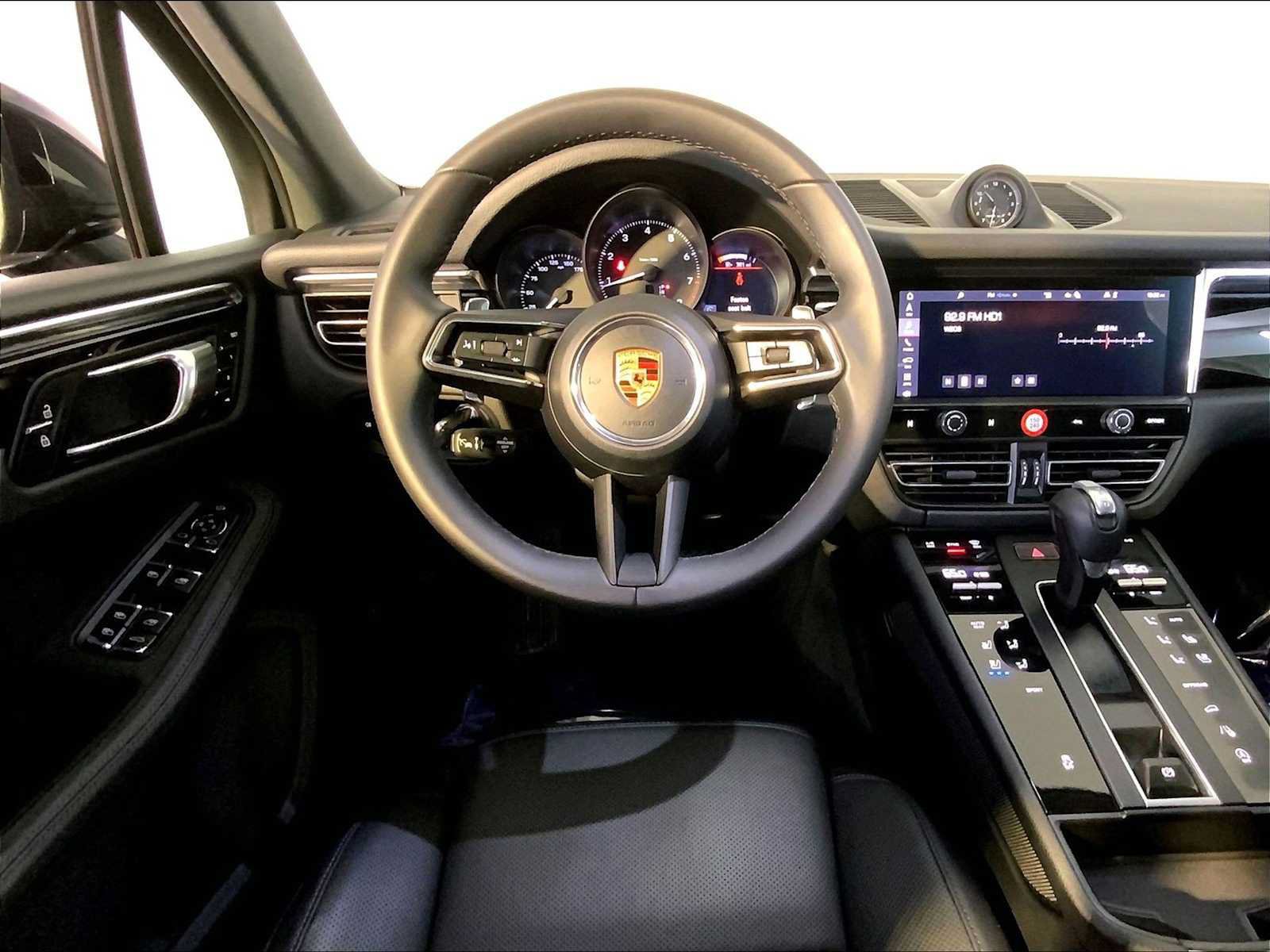 Certified 2026 Porsche Macan AWD/4WD image 13
