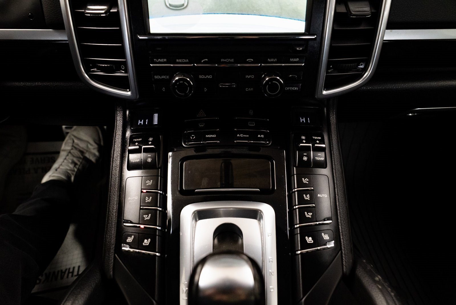 Used 2013 Porsche Cayenne S image 16