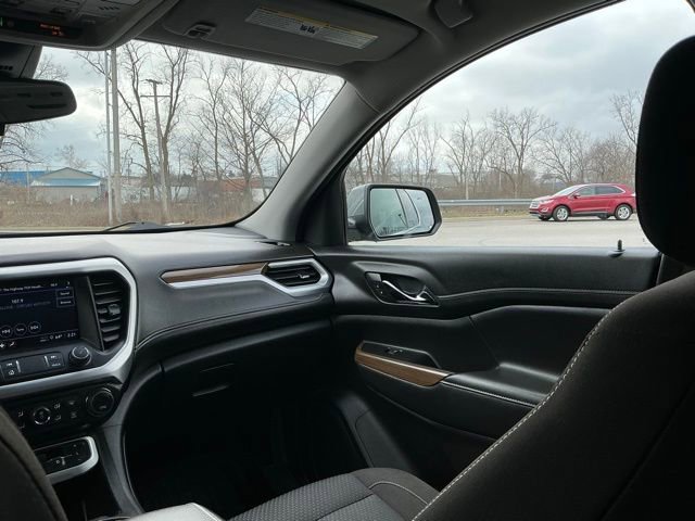 Used 2023 GMC Acadia SLE w/ Driver Convenience Package image 28
