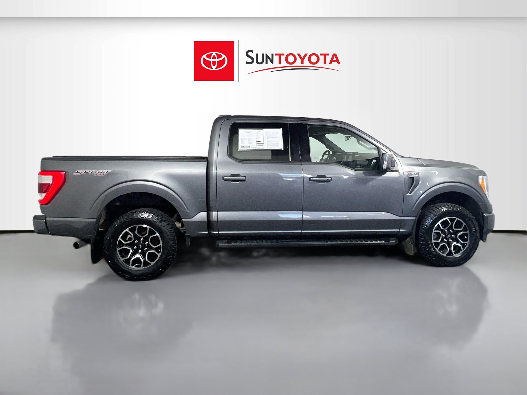 Used 2023 Ford F150 Lariat AWD/4WD image 2