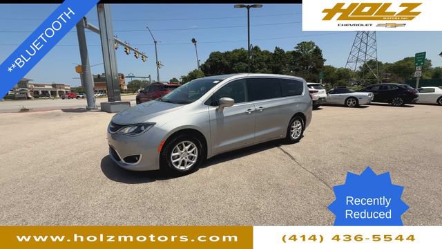 Used 2020 Chrysler Pacifica Touring FWD image 4