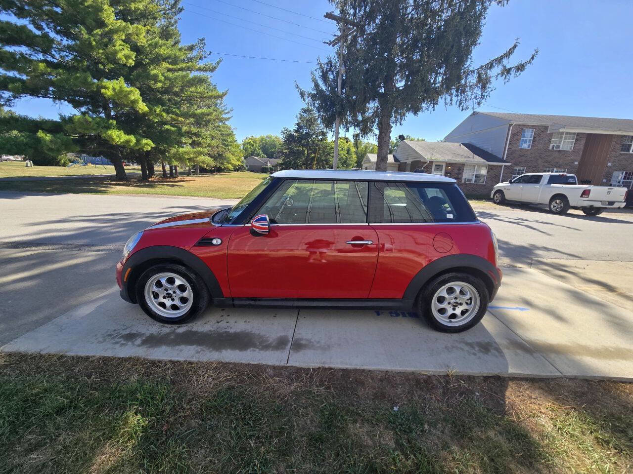 Used 2013 MINI Cooper Hardtop image 2