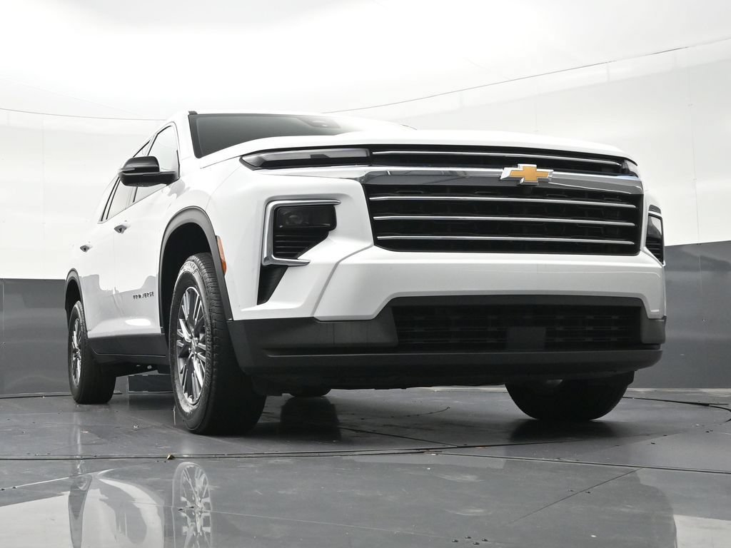 Used 2025 Chevrolet Traverse LT FWD image 31