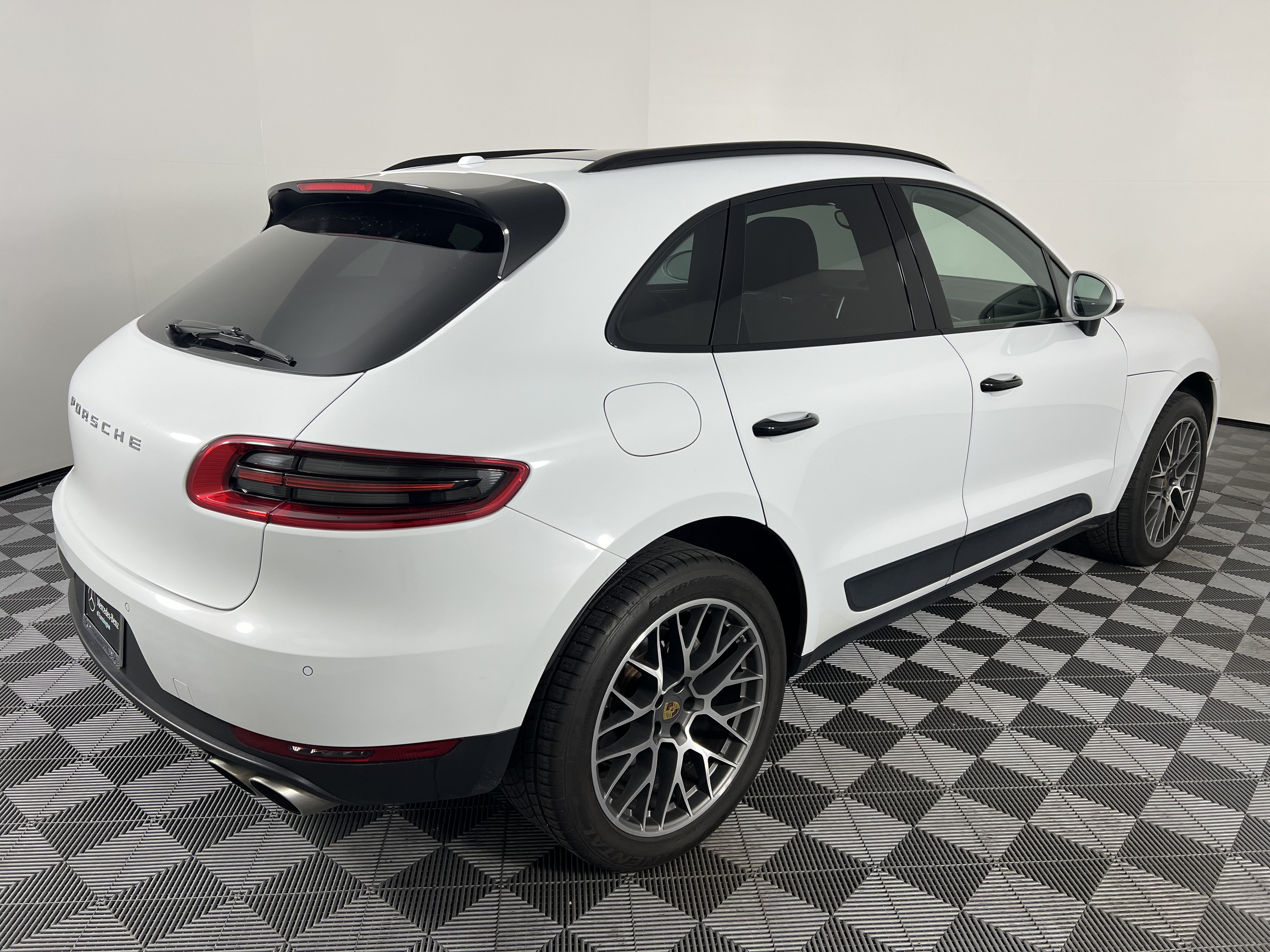 Used 2018 Porsche Macan S AWD/4WD image 12