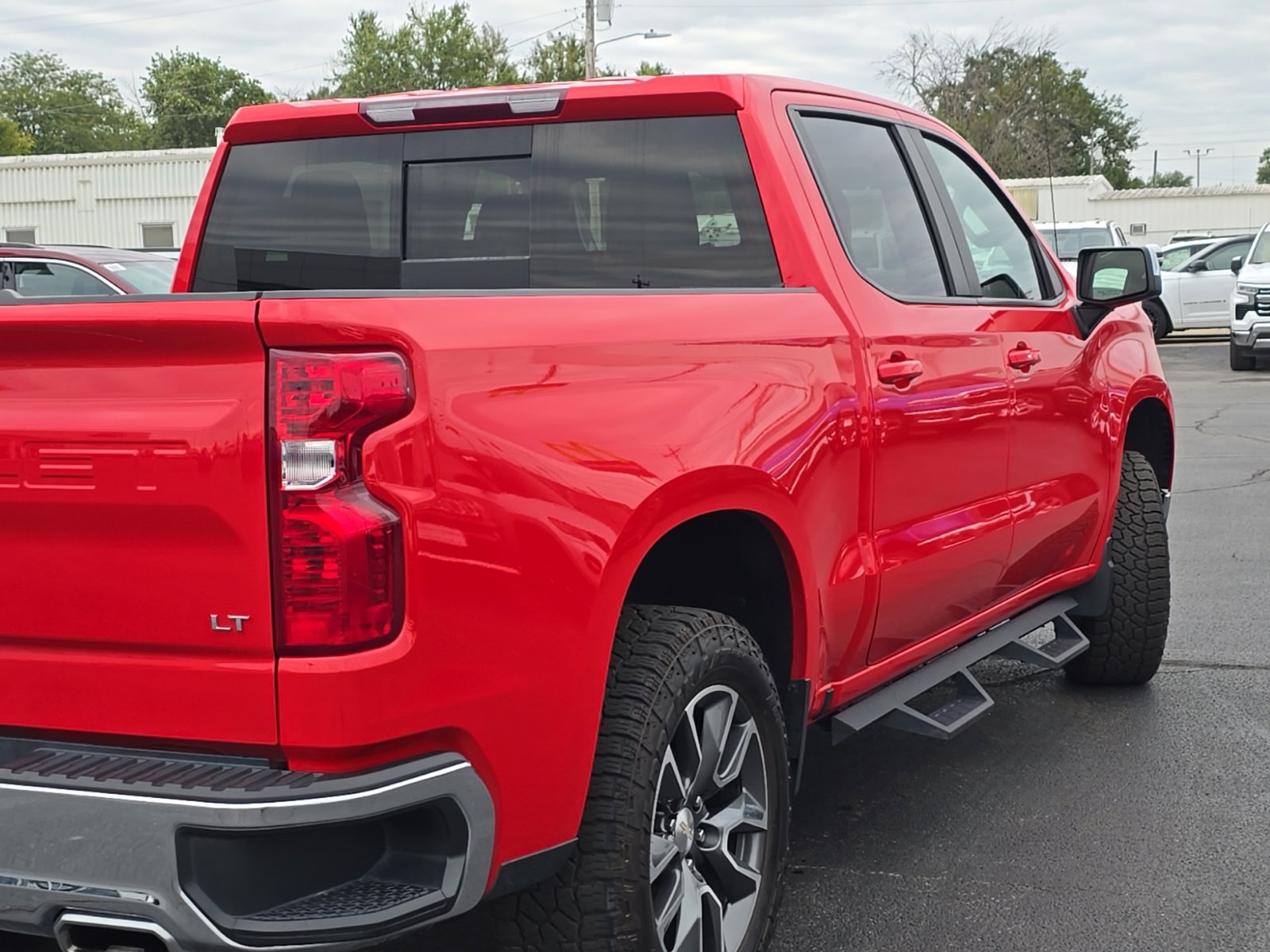 Used 2022 Chevrolet Silverado 1500 LT AWD/4WD image 65