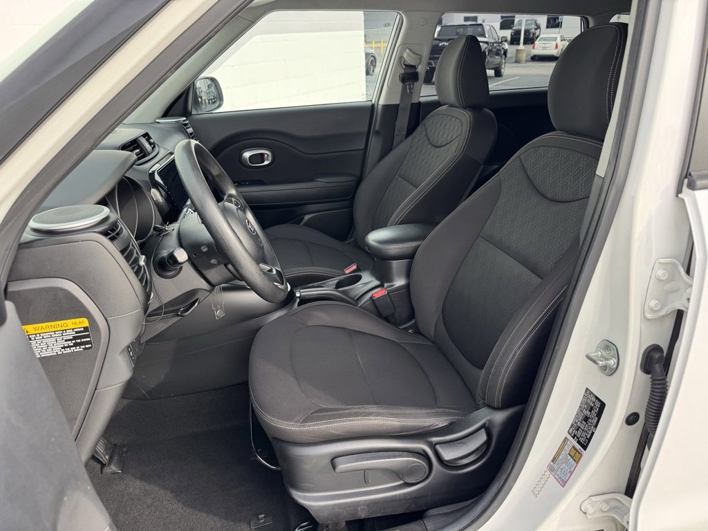 Used 2015 Kia Soul image 16