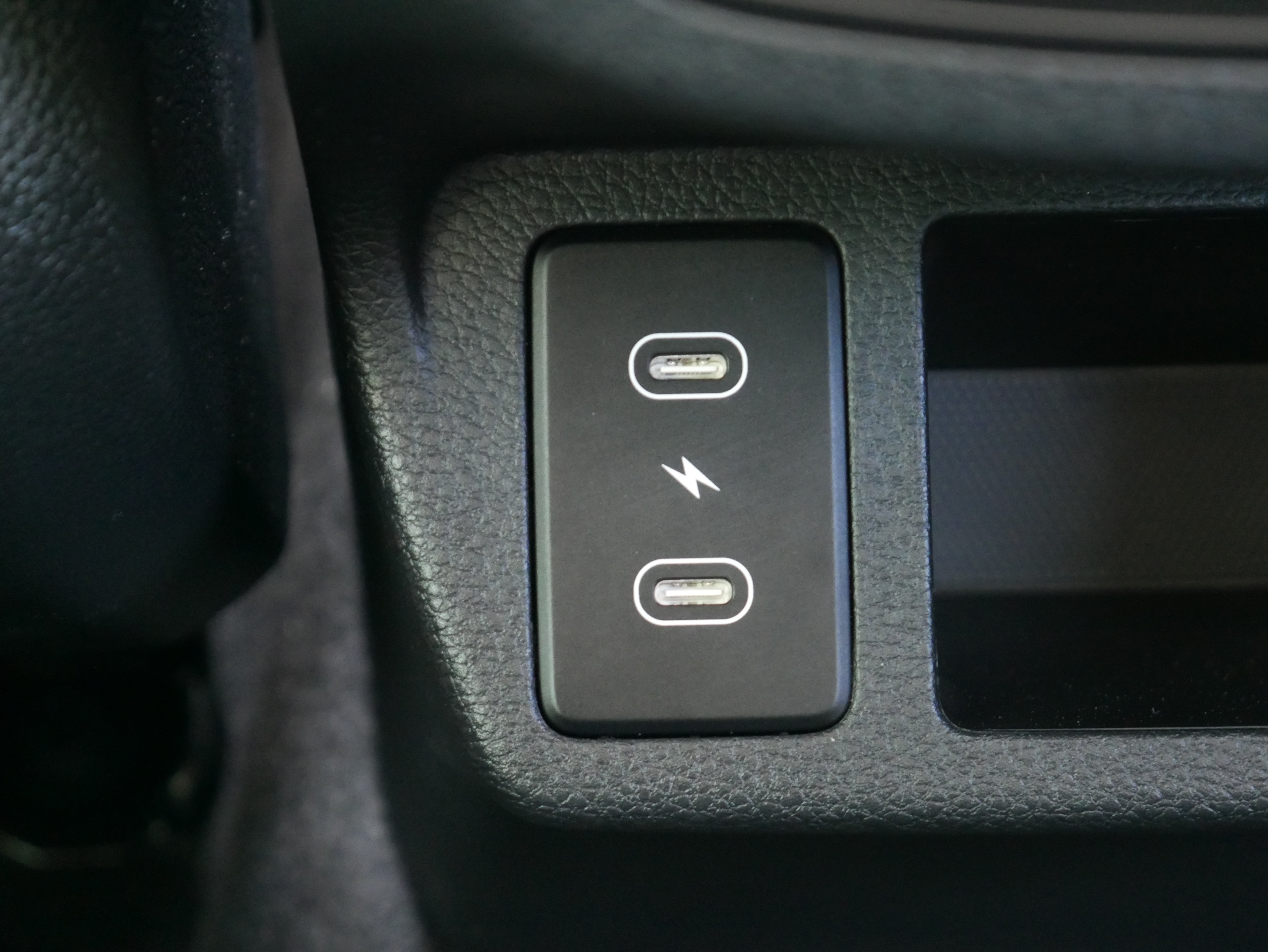 Certified 2025 Kia Seltos X-Line AWD/4WD image 15
