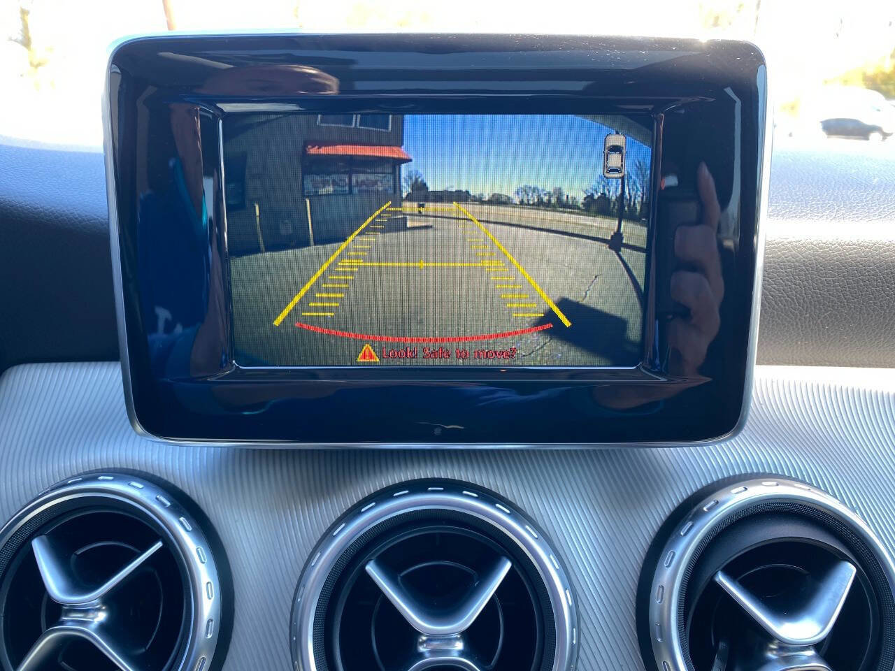 Used 2015 Mercedes-Benz GLA 250 4MATIC image 16