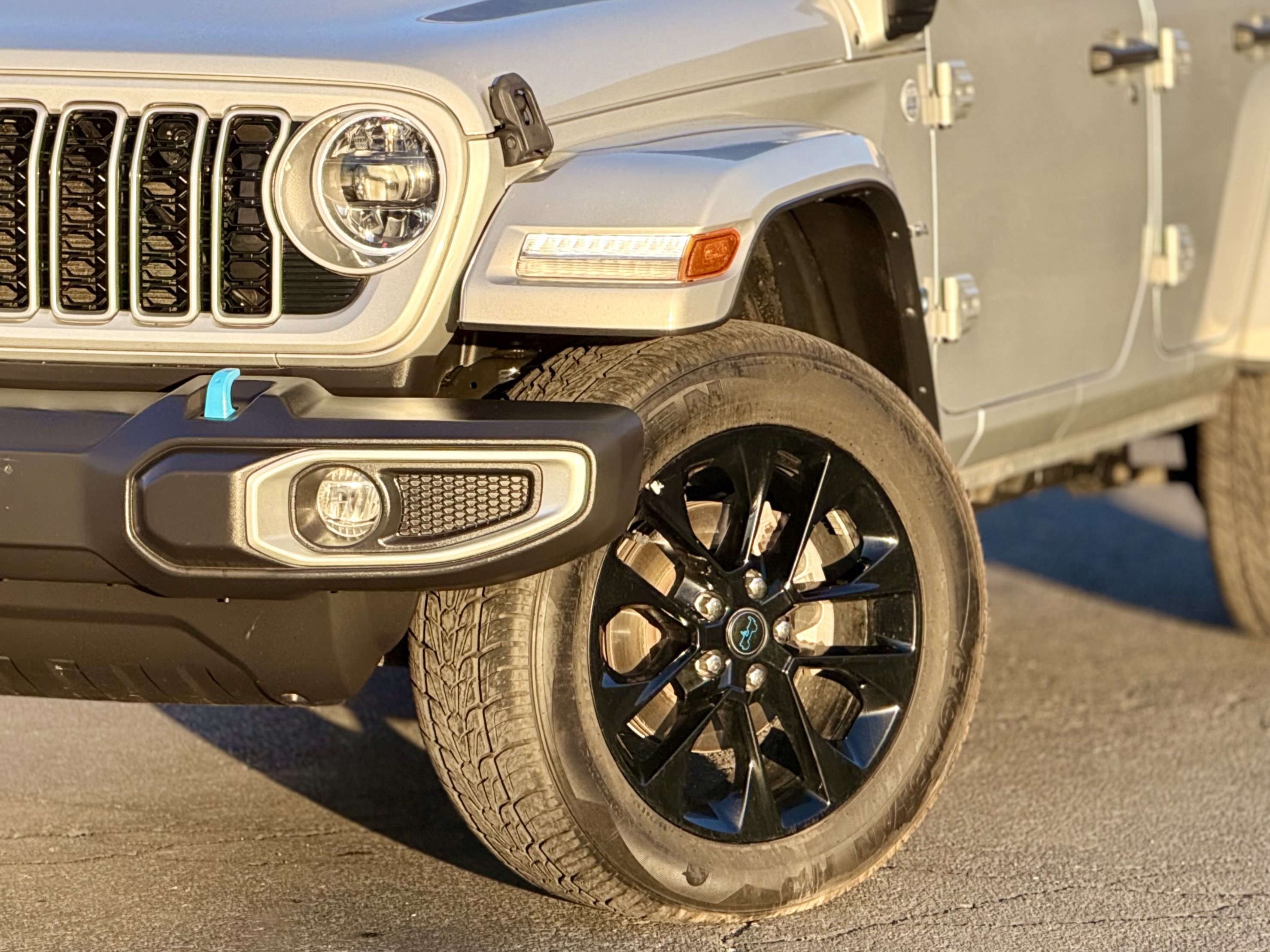 Used 2024 Jeep Wrangler Unlimited Sahara AWD/4WD image 8
