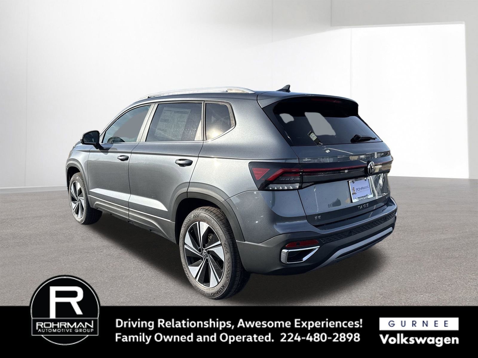 New 2026 Volkswagen Taos SE image 6