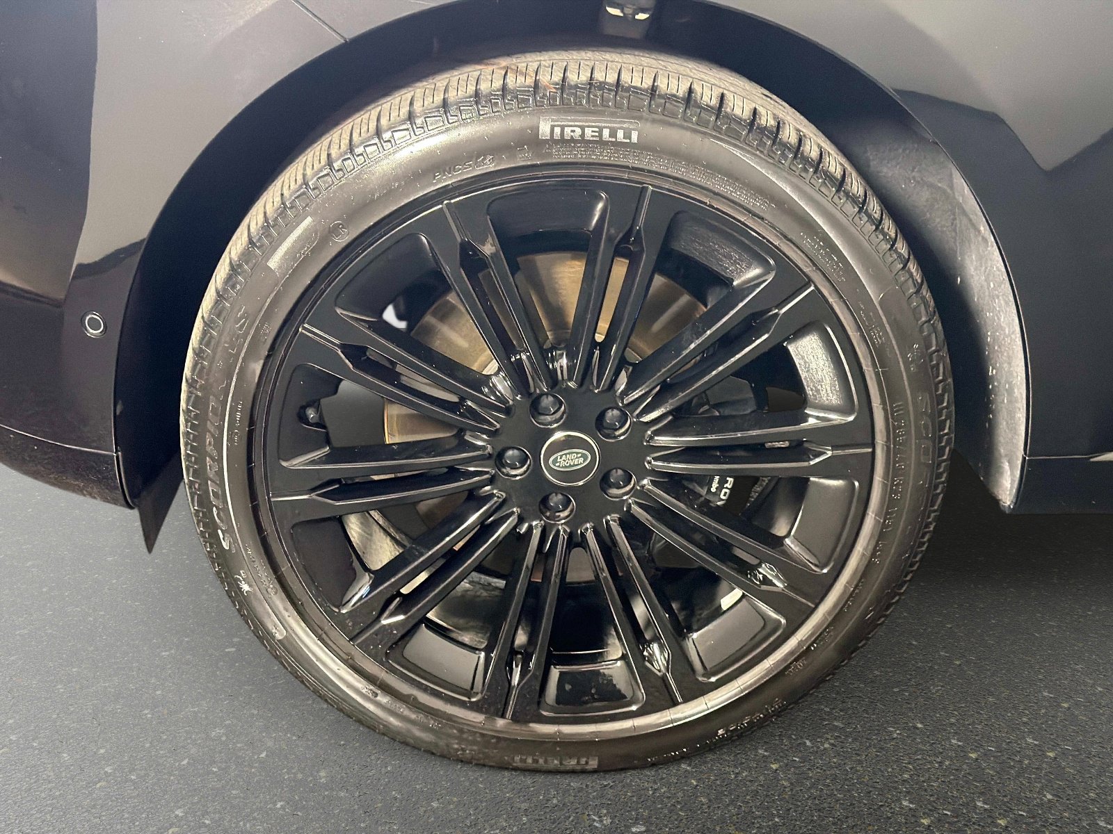 Used 2025 Land Rover Range Rover Long Wheelbase SE image 11