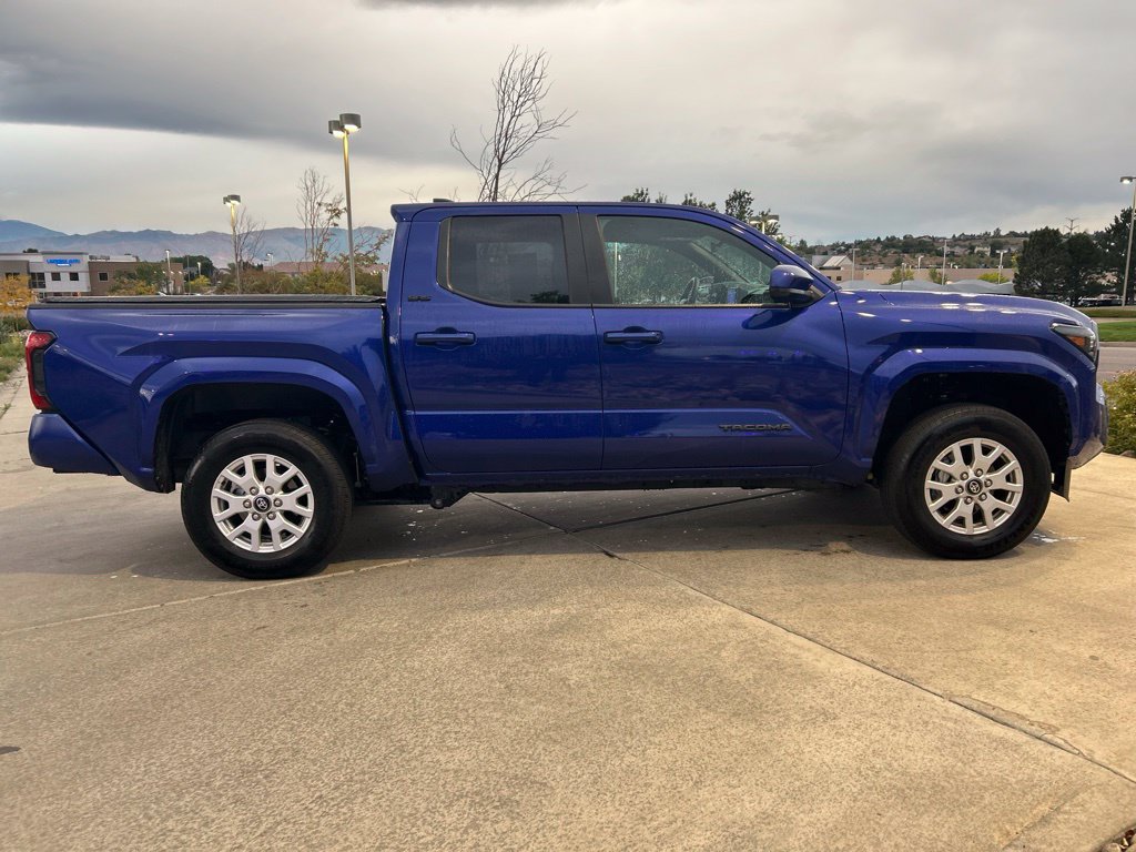 Used 2025 Toyota Tacoma SR5 AWD/4WD image 9