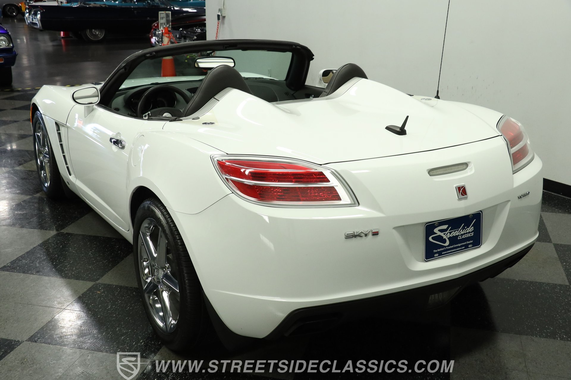 Used 2009 Saturn Sky Red Line RWD image 8