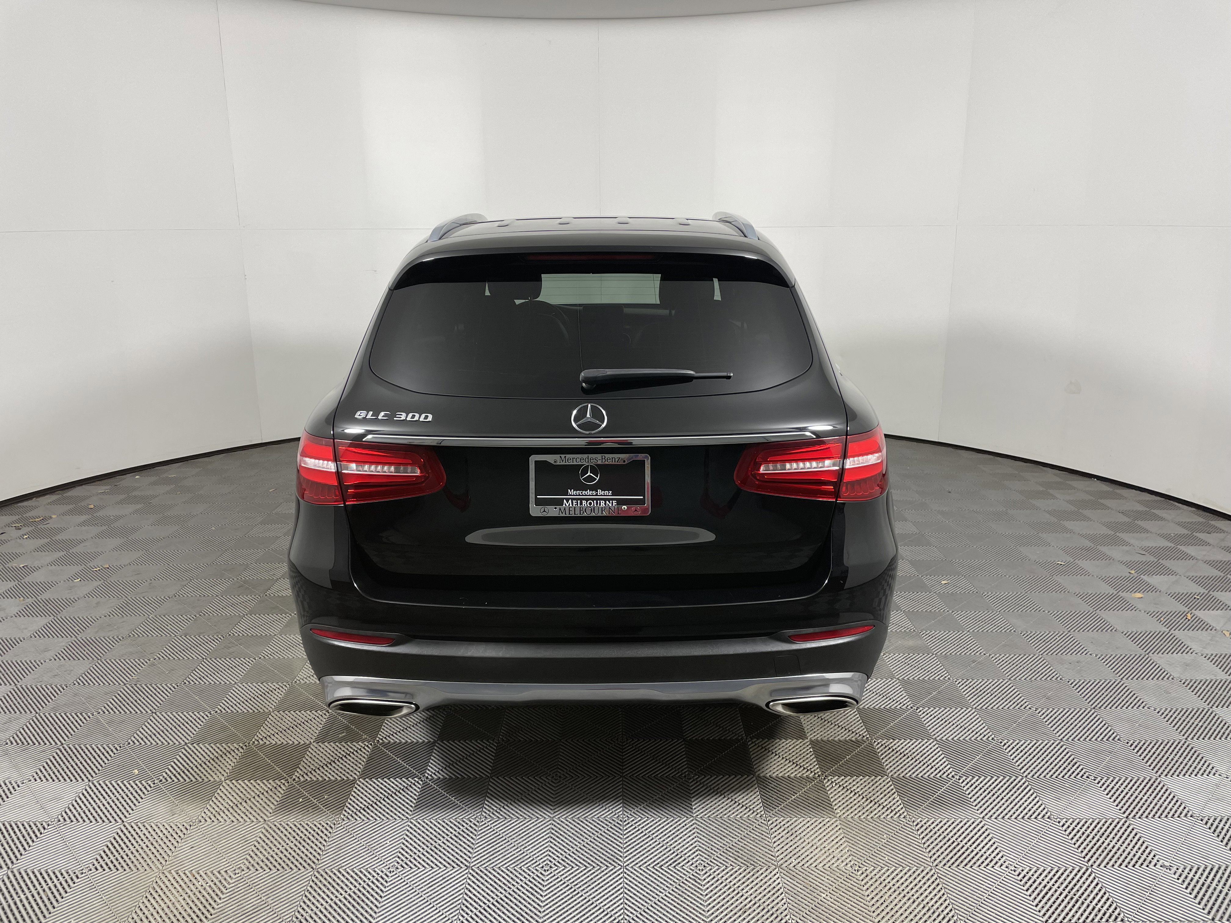 Used 2019 Mercedes-Benz GLC 300 image 4
