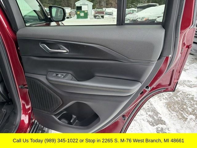 Used 2025 Jeep Grand Cherokee Altitude image 37