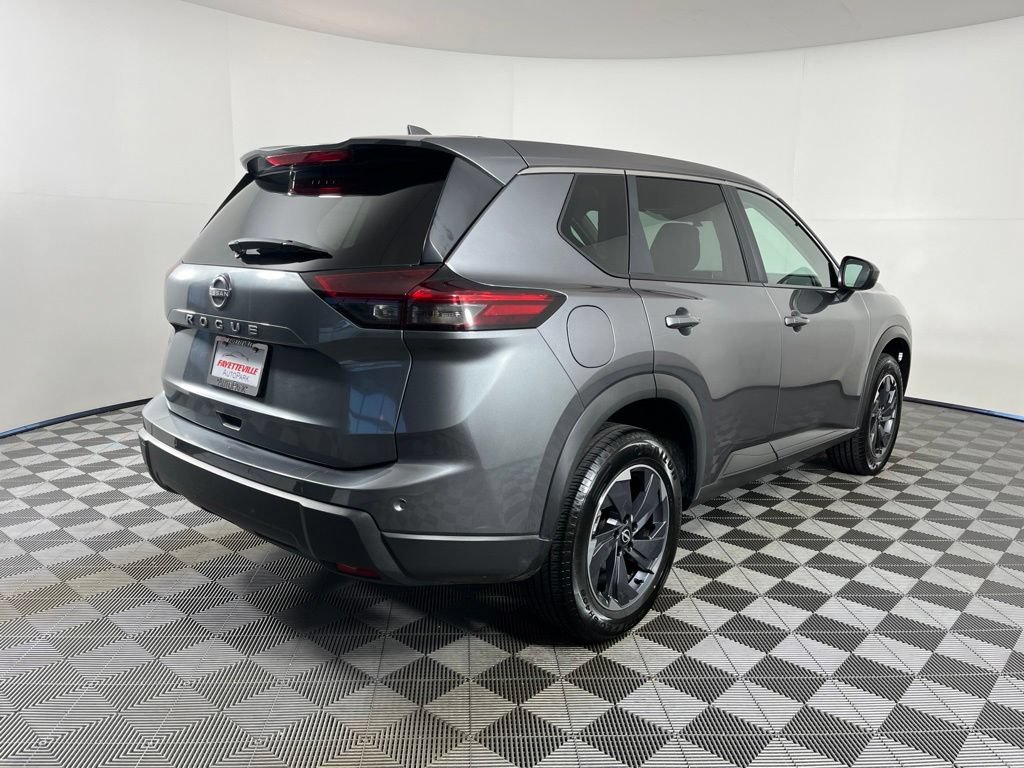 Used 2025 Nissan Rogue SV FWD image 15