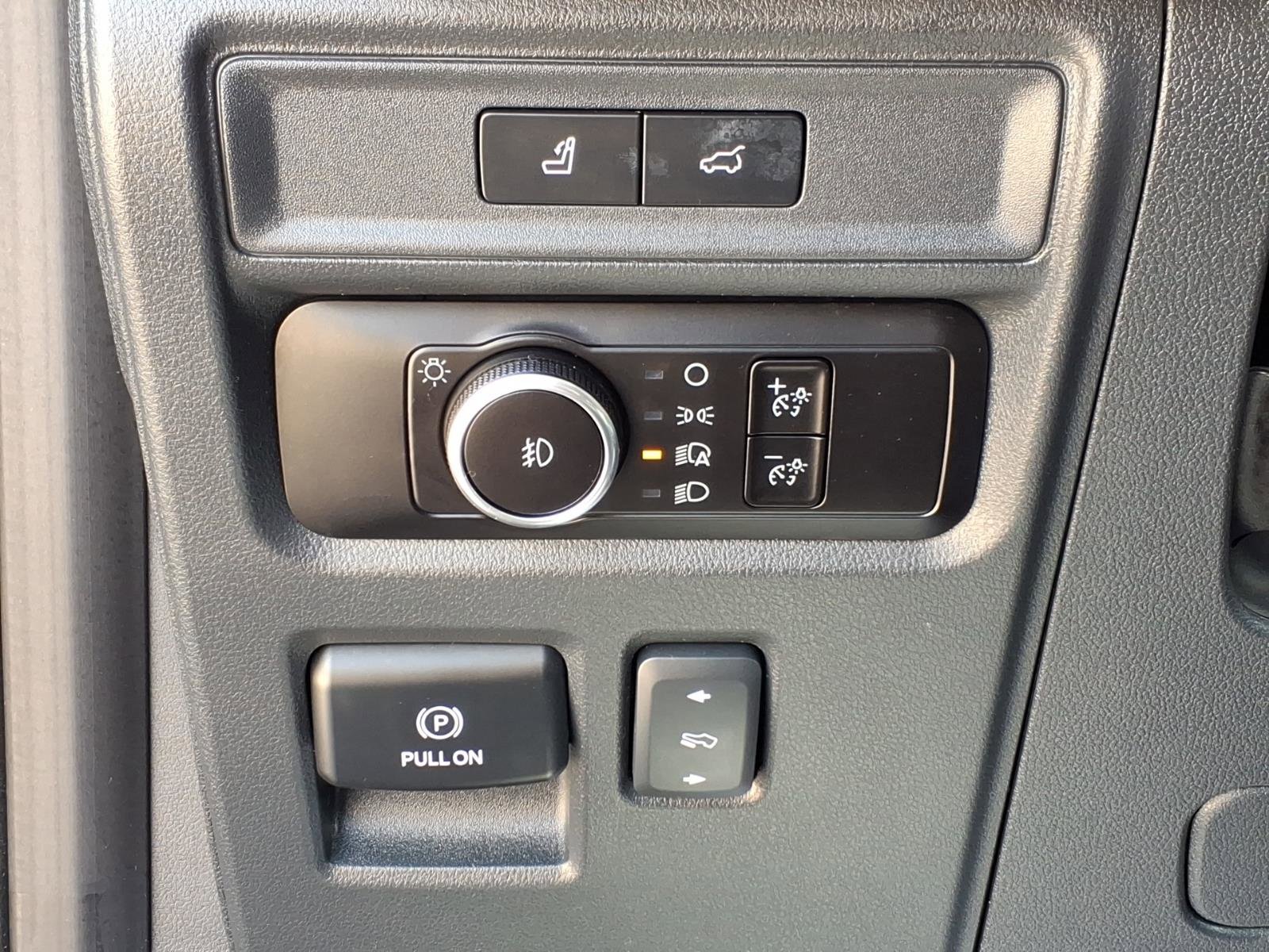 Used 2023 Ford Expedition XLT AWD/4WD image 17