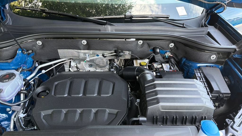New 2026 Volkswagen Atlas Cross Sport SE FWD image 29
