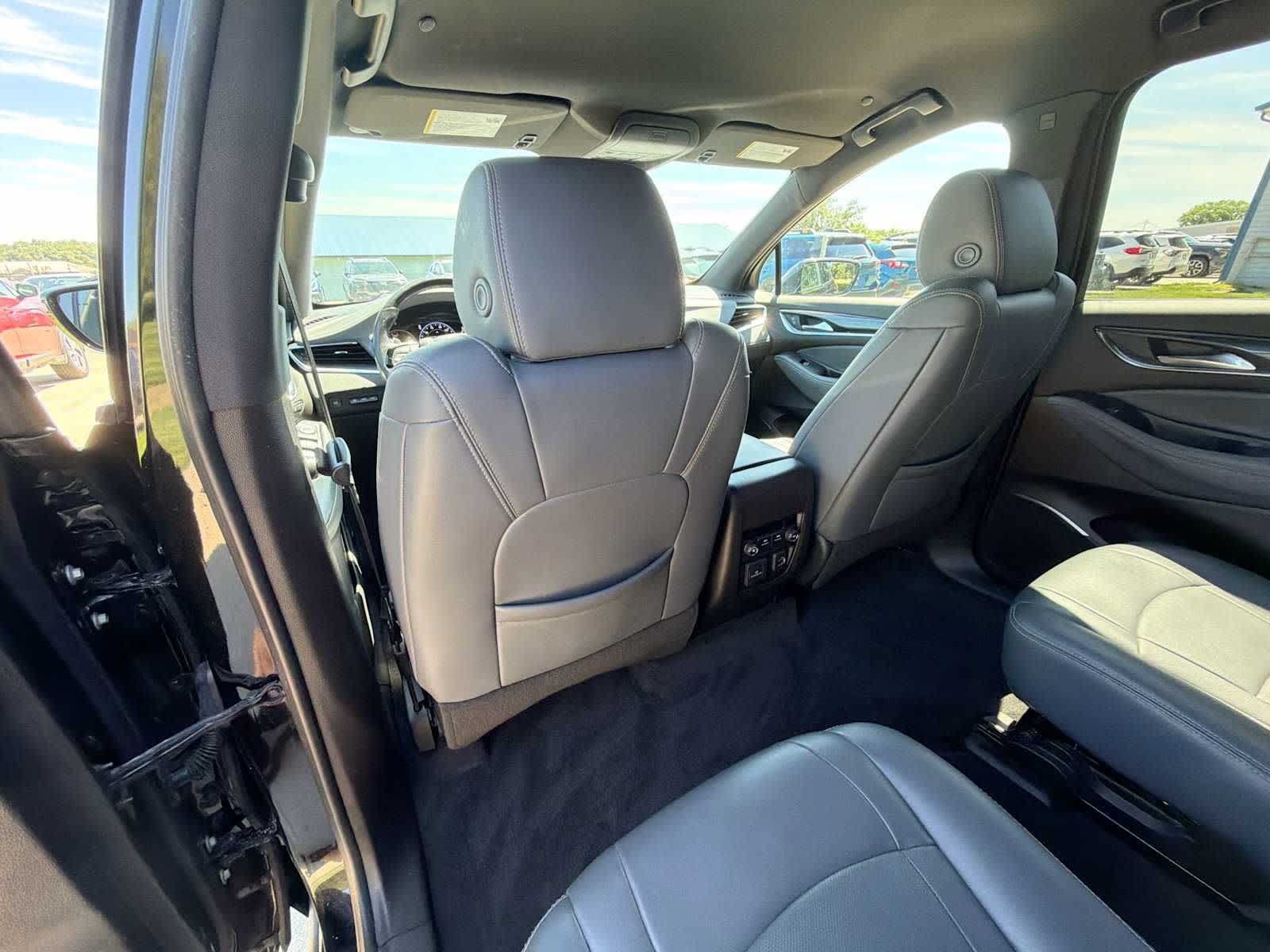 Used 2022 Buick Enclave Premium AWD/4WD image 15
