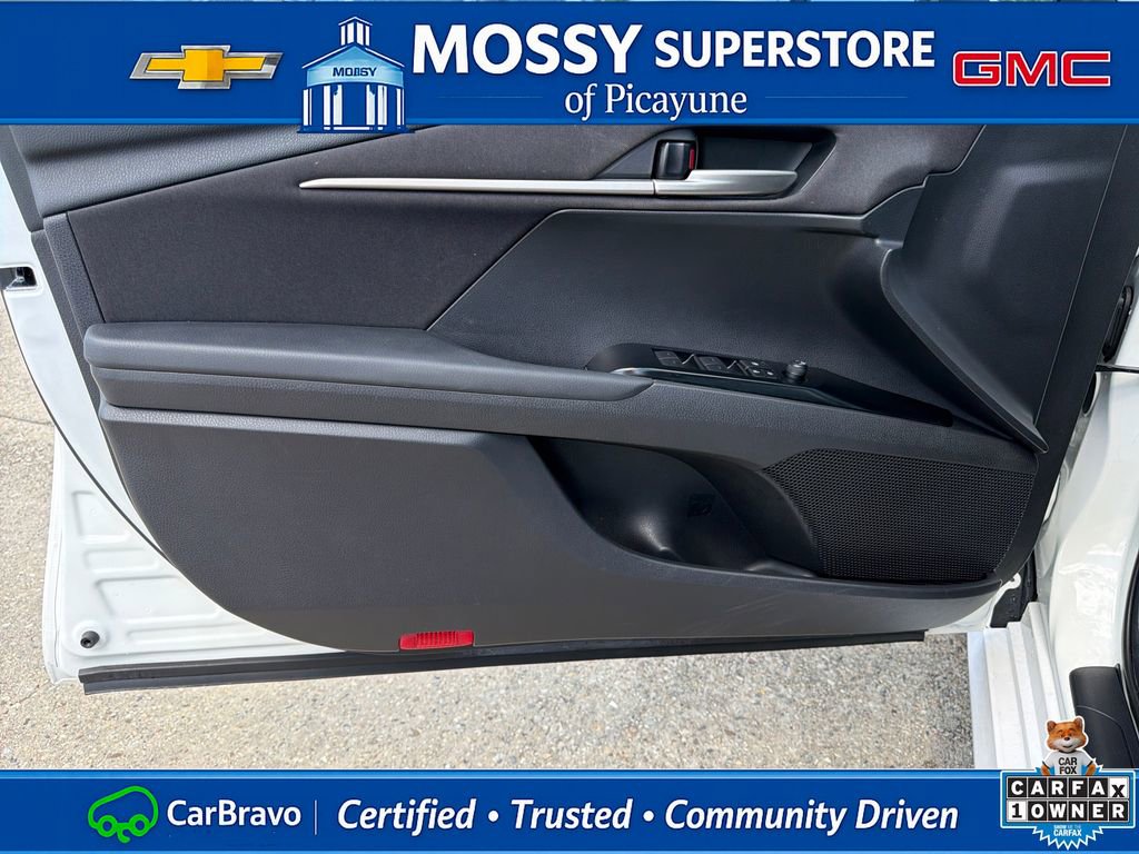 Used 2025 Toyota Camry LE FWD image 12